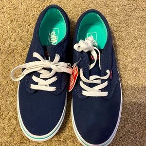 Kids size 5 vans NWT, no shoe box.